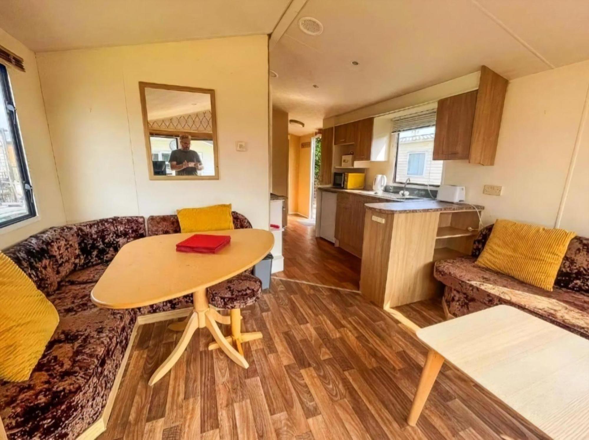 Homely 6 Berth Caravan At Steeple Bay In Essex Ref 36017D Southminster Eksteriør bilde
